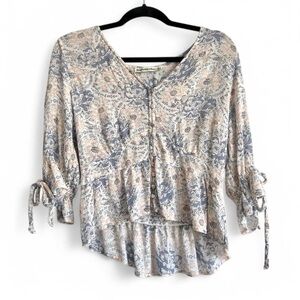 Dainty Summer Blouse